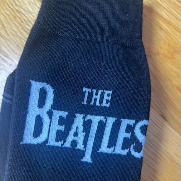 Beatles 3 Pairs Perri's Socks Black and Blue Casual Socks Mens Size 7-12 - Picture 6 of 7